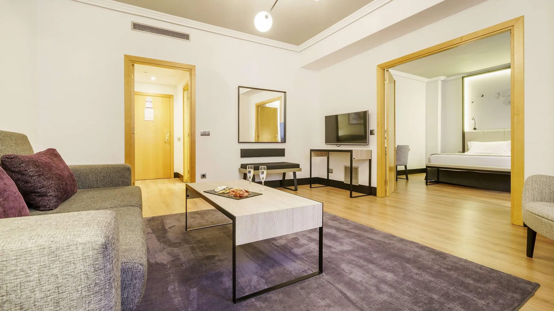 ***  Hotel Ilunion Bilbao İspanya