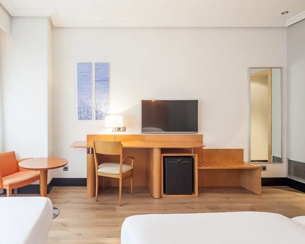 Hotel Ilunion Bilbao 3*,  İspanya